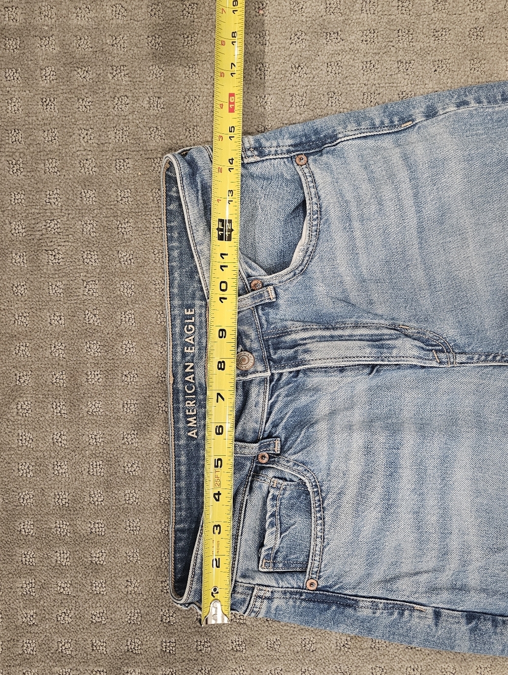American Eagle Outfitters Strigid Women’s mom  Jeans Distressed Size 6 - Picture 4 of 7